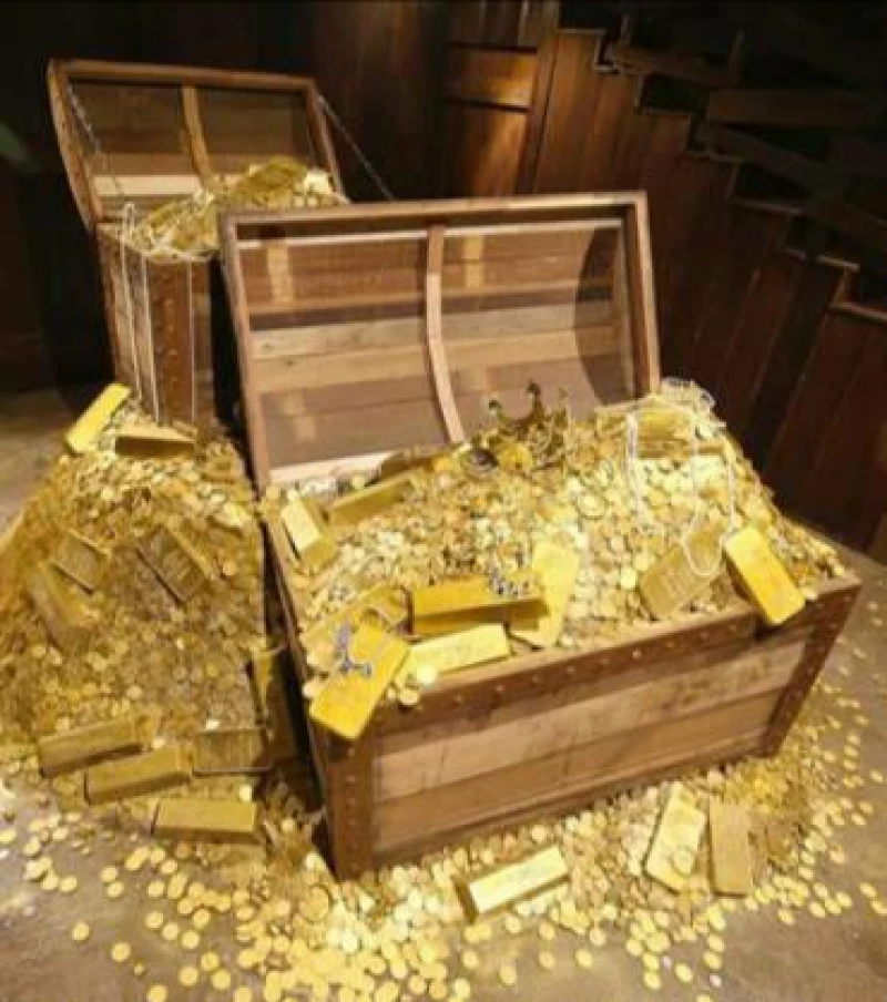 عاجل السعودية.. العثور على  كنز ثمين بـ 47 كيلو من الذهب وعشرات الاف الدولارات في منزل رجل الأعمال النعيمي!!