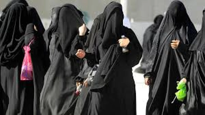 قرار ملكي عاجل من ولي العهد السعودي بشأن العباءة يسعد جميع النساء في المملكة العربية السعودية!!