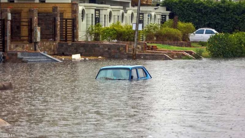 عاجل .. مركز الأرصاد يحذر من جديد من أمطار رعدية غزيرة في الإمارات تسبب سيول وفيضانات